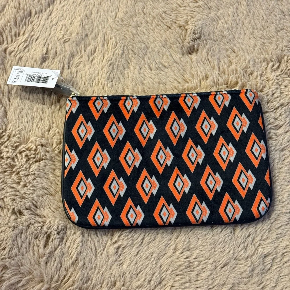 BRAND NEW Estée Lauder Makeup Bag